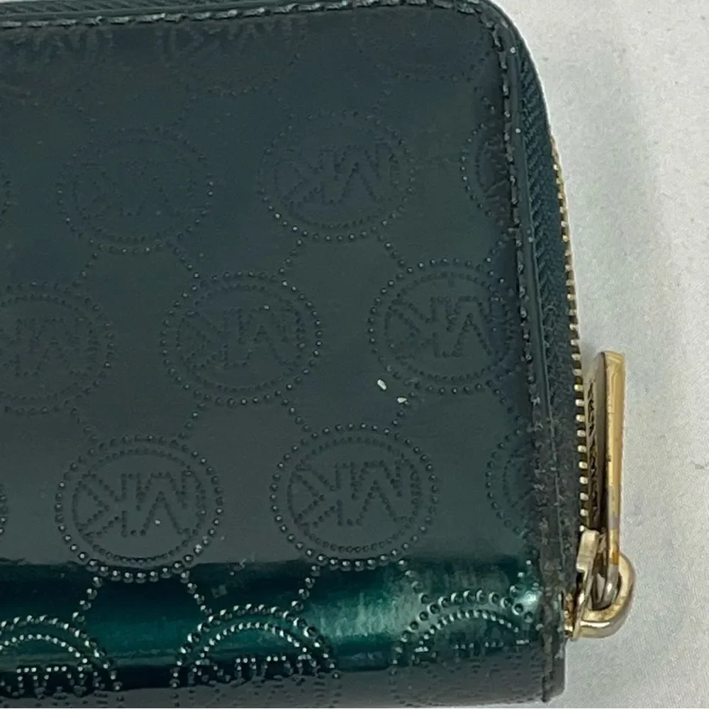 Micheal Kors Green Jet Set Patten Leather Zipper Wallet Excellent Condition